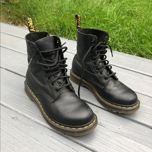 Dr. Martens 1460 Pascal Size 8 🖤